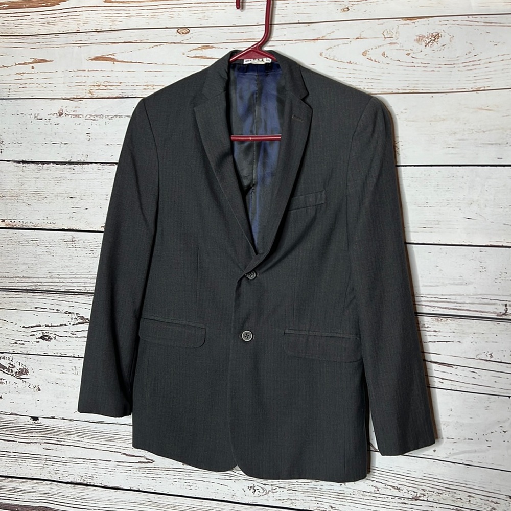 Boys size 16 sport coat light gray pin stripe IZOD